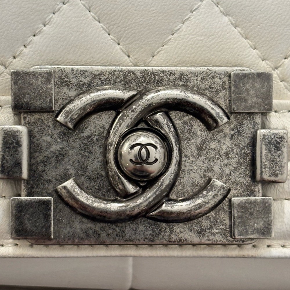 Chanel lambskin Boy quilted bag, medium - Picture 5 of 13